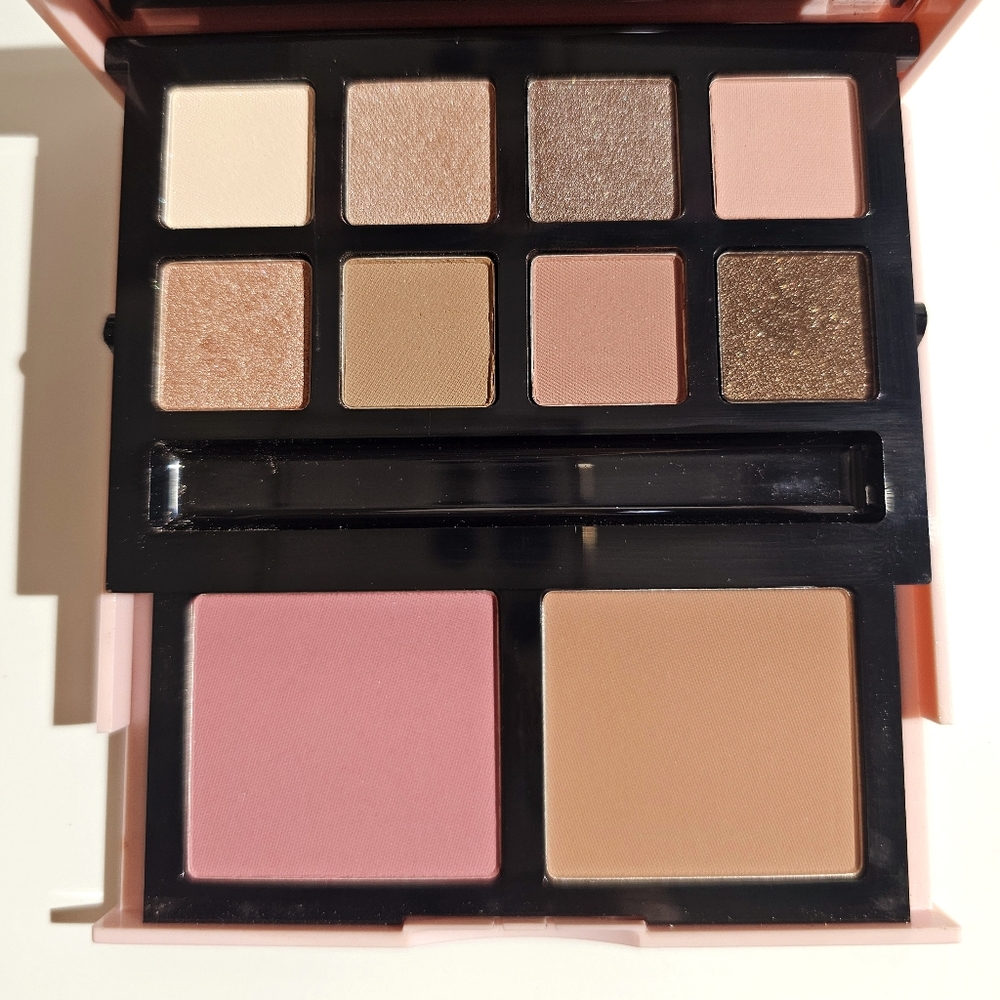Bobbi Brown Easy Essentials Eye and Cheek Palette